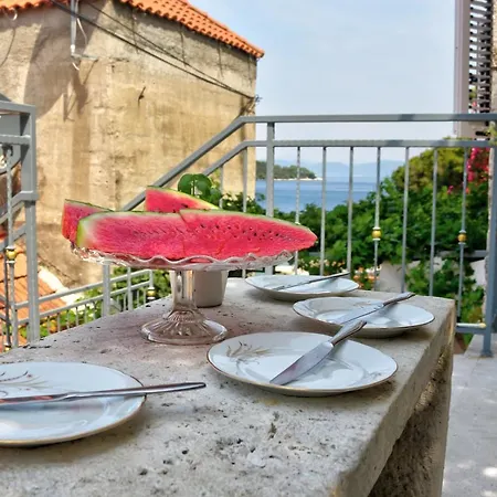 Apartments Daniela & Karlo