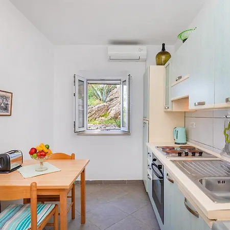 Апартаменты Daniela & Karlo *