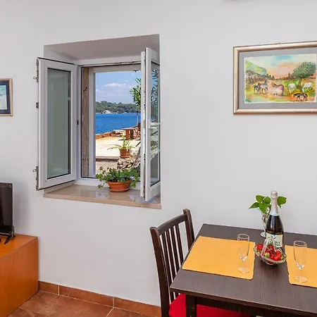 Apartments Daniela & Karlo Sobra