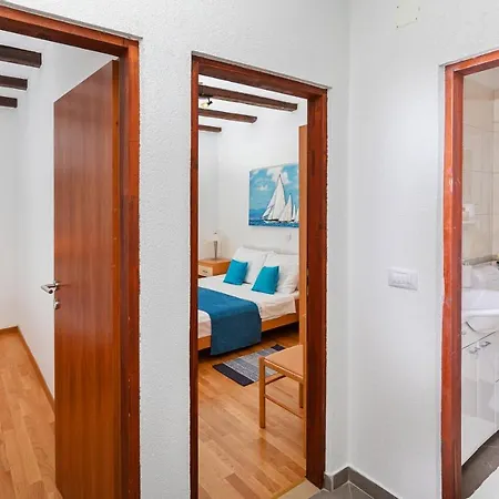 Apartments Daniela & Karlo Apartman *