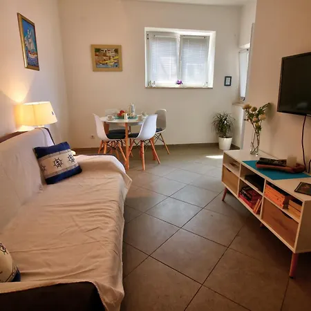 Apartments Daniela & Karlo * Sobra